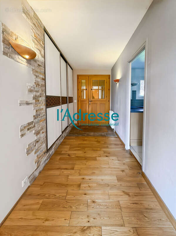 Maison à OINVILLE-SUR-MONTCIENT