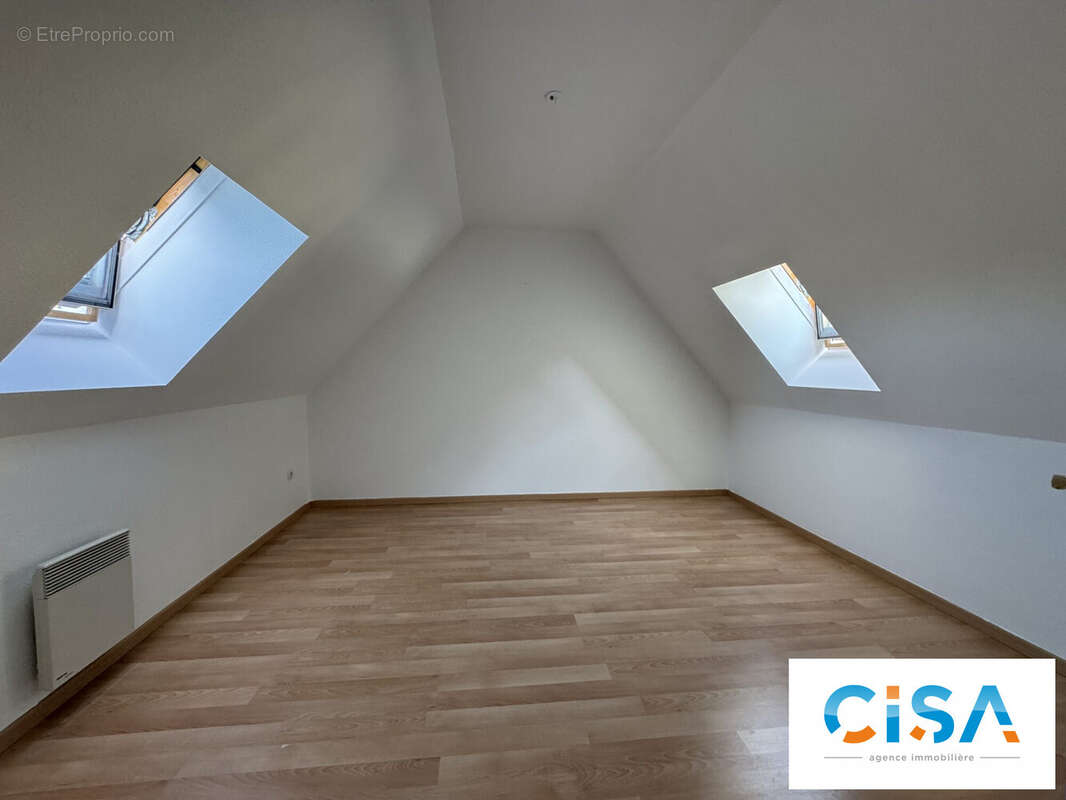 Appartement à VERNEUIL-EN-HALATTE