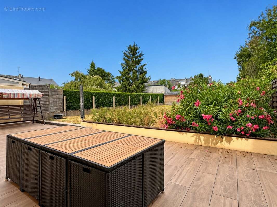 Angers – Maison familiale de 170 m², cinq chambres, Garage et grand jardin sans vis-à-vis - photo 6