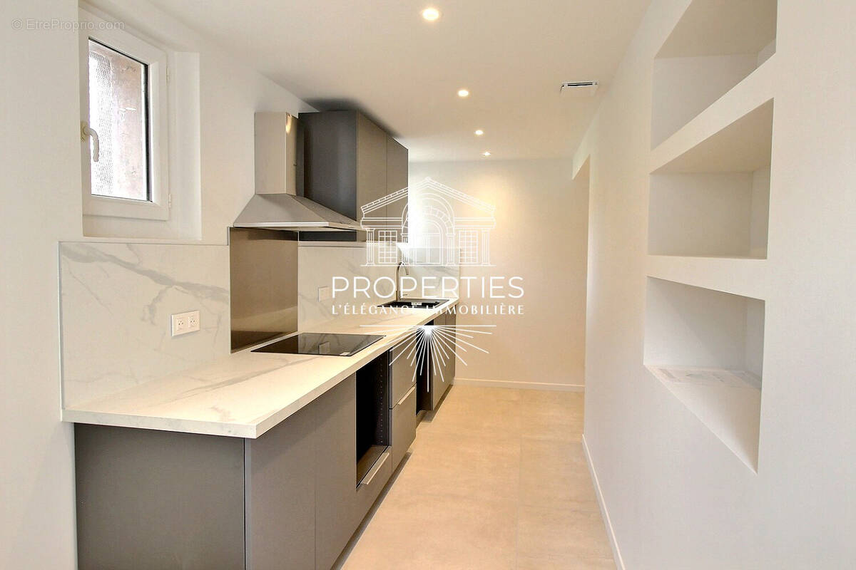 Appartement à BORMES-LES-MIMOSAS