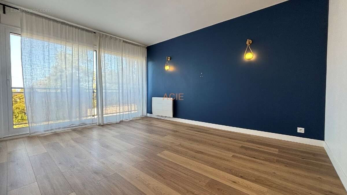 Appartement à LOUVRES