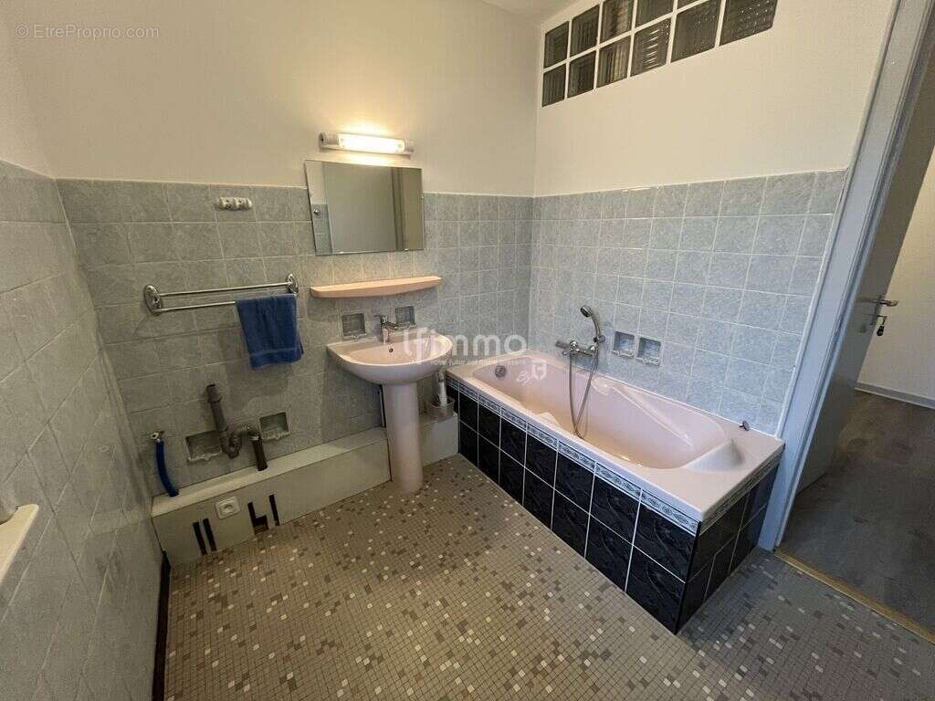 Appartement T4 97m2 avec garage - photo 11