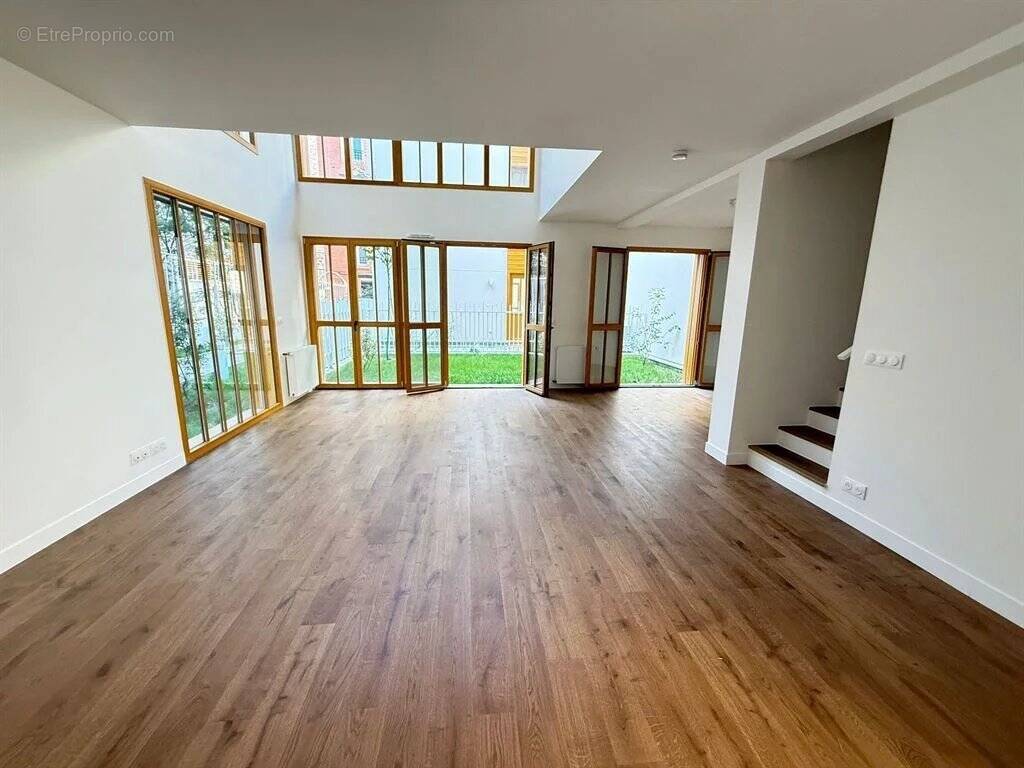 Maison à PARIS-12E