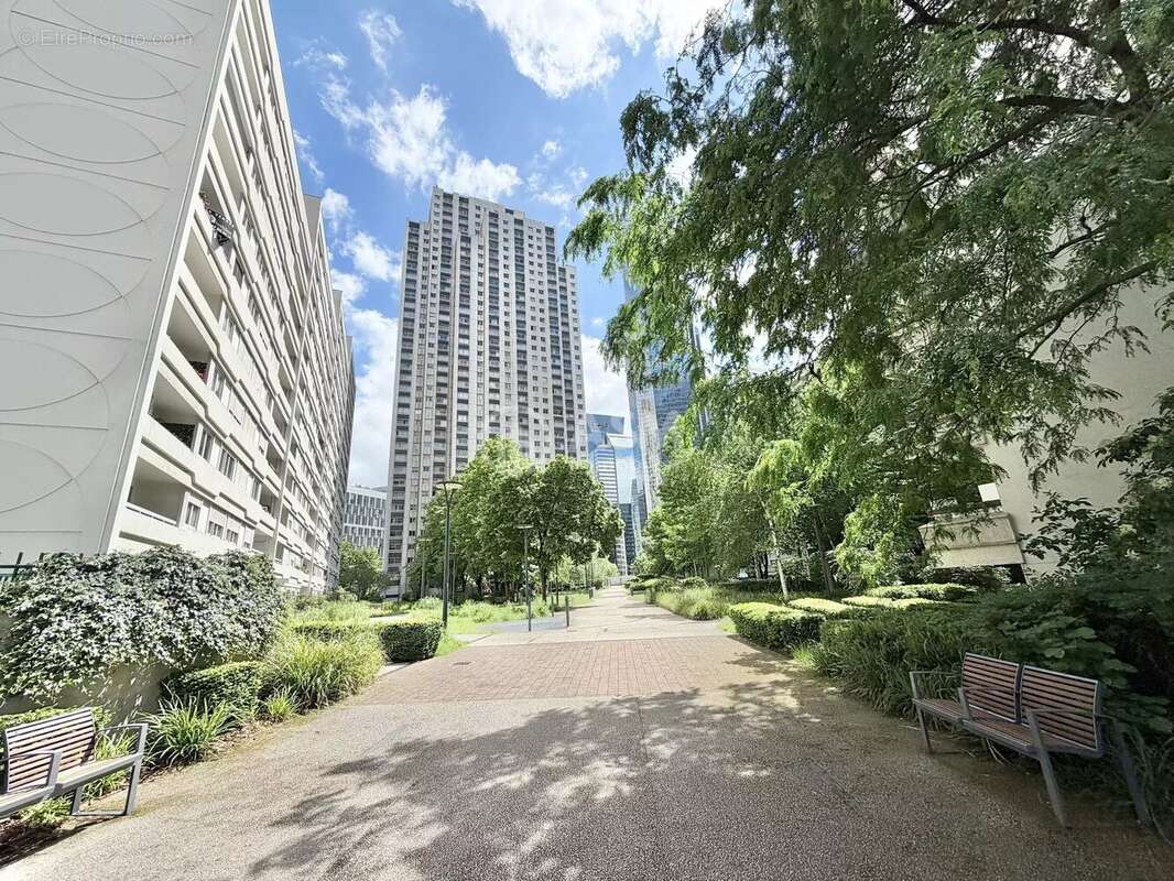 Appartement à COURBEVOIE