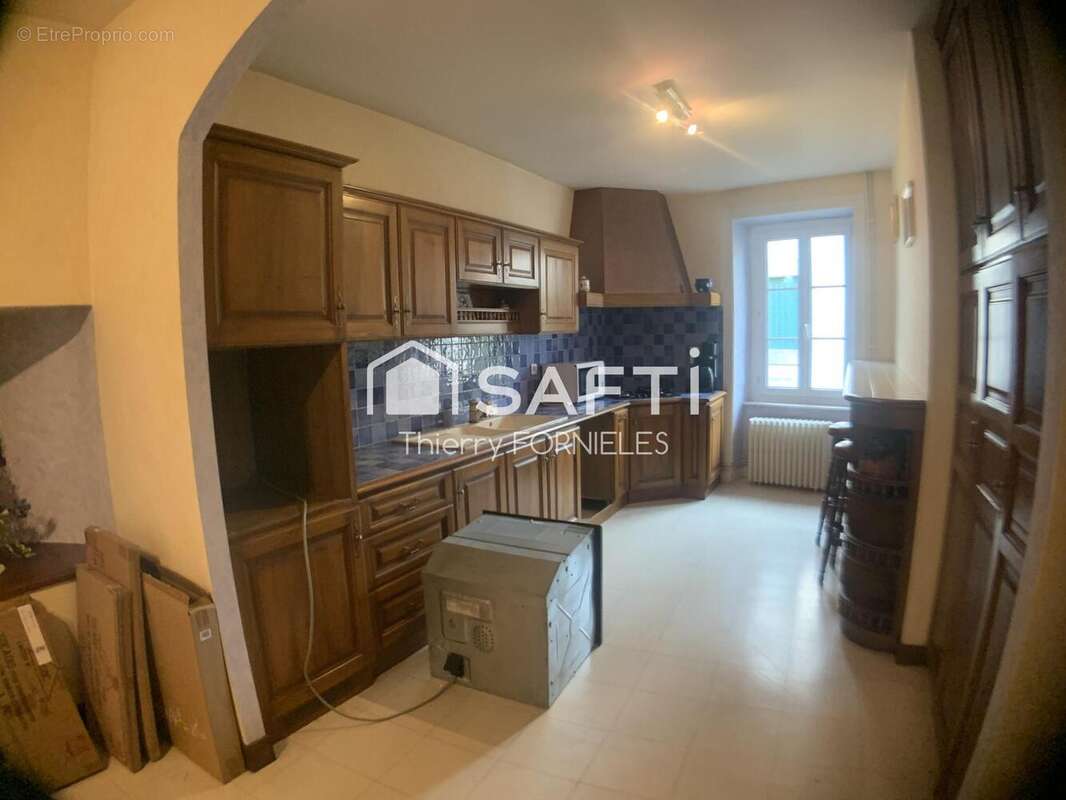 Photo 9 - Commerce à SAINT-LAURENT-SUR-GORRE