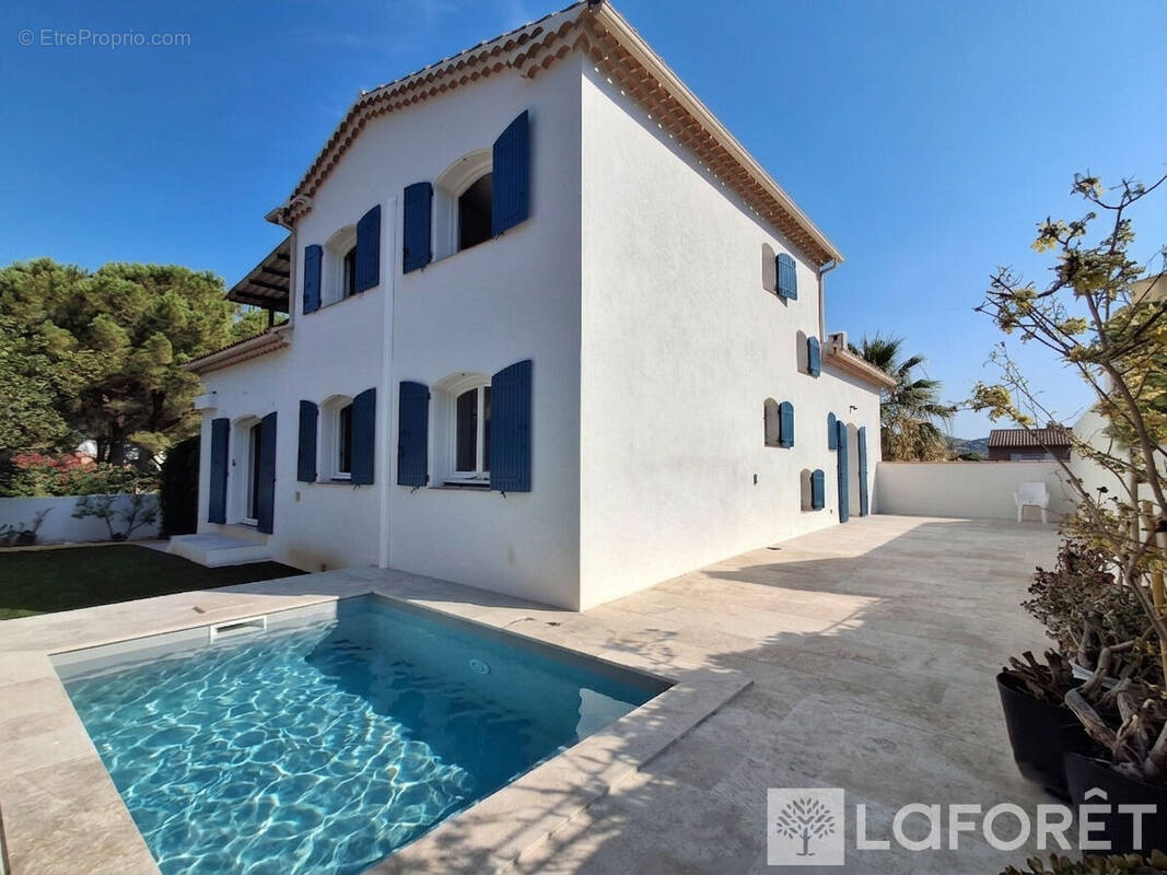 Maison à HYERES