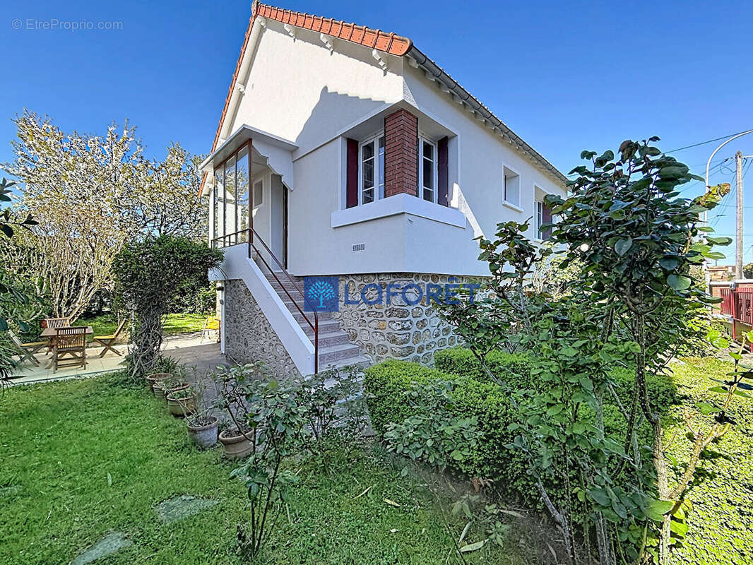 Maison à SAVIGNY-SUR-ORGE