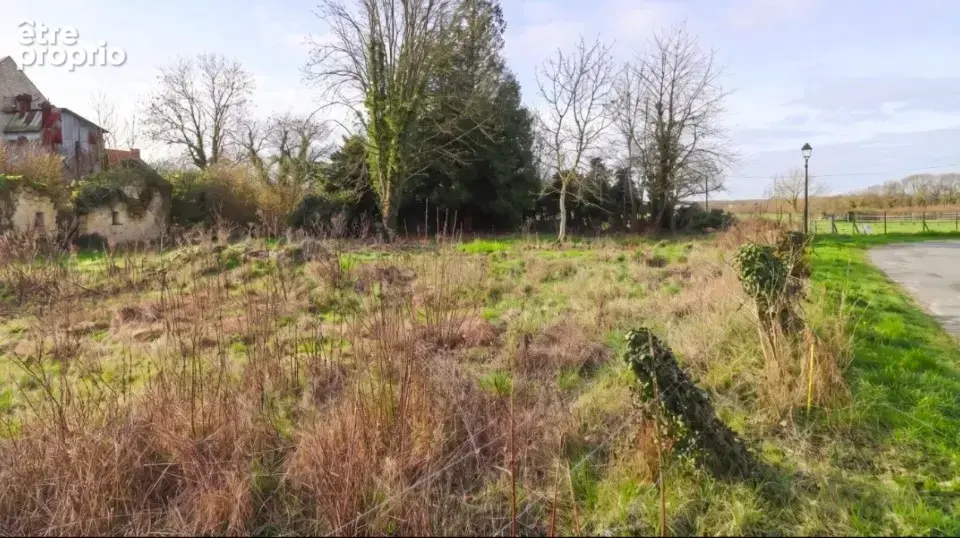 Terrain à NUCOURT