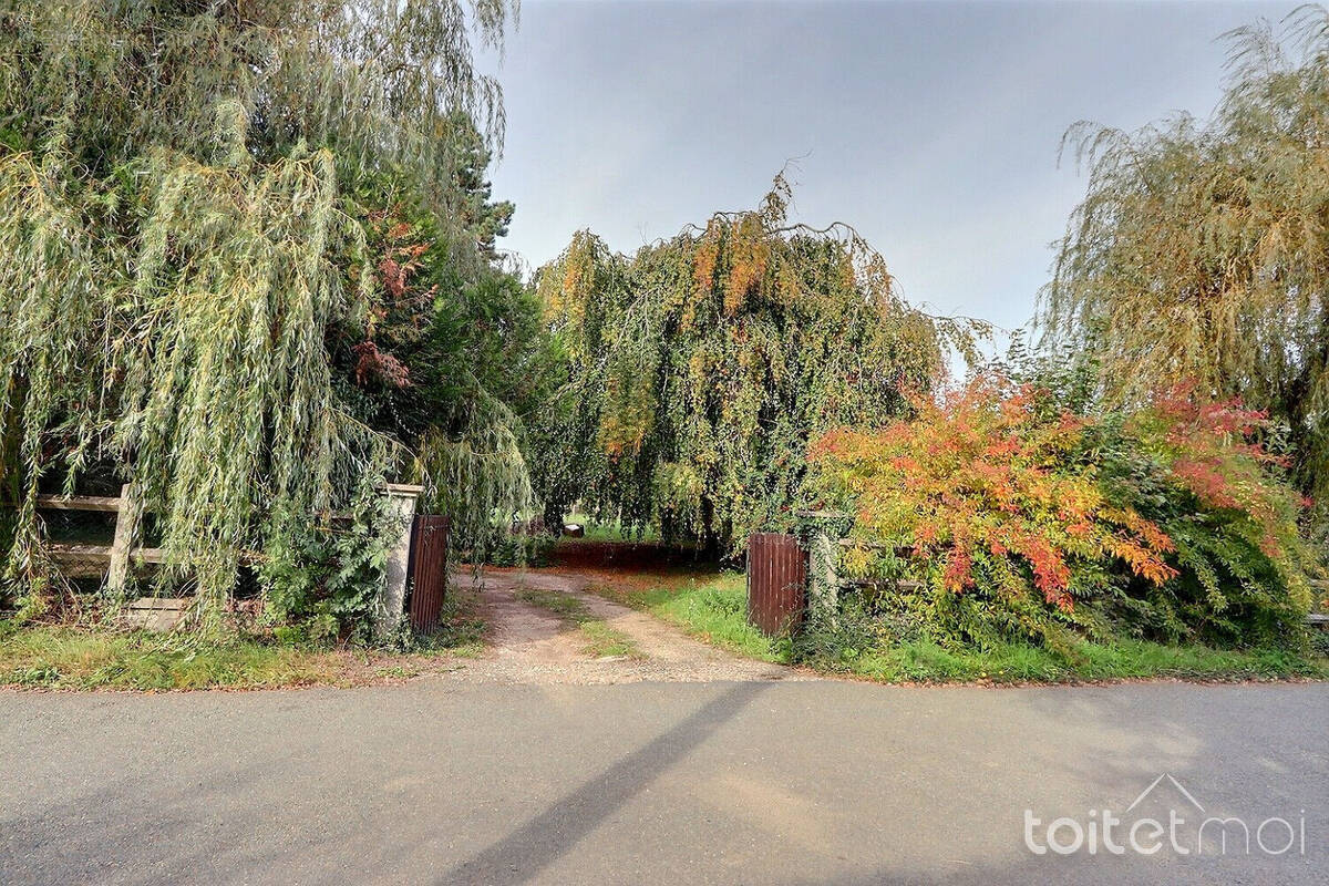 Terrain à BOULLAY-LES-TROUX