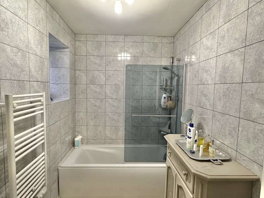 Maison à NANTEUIL-EN-VALLEE