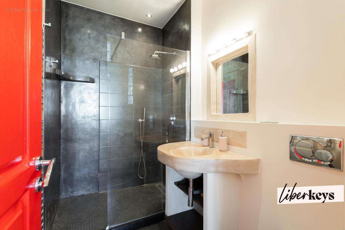 Appartement à MARSEILLE-2E