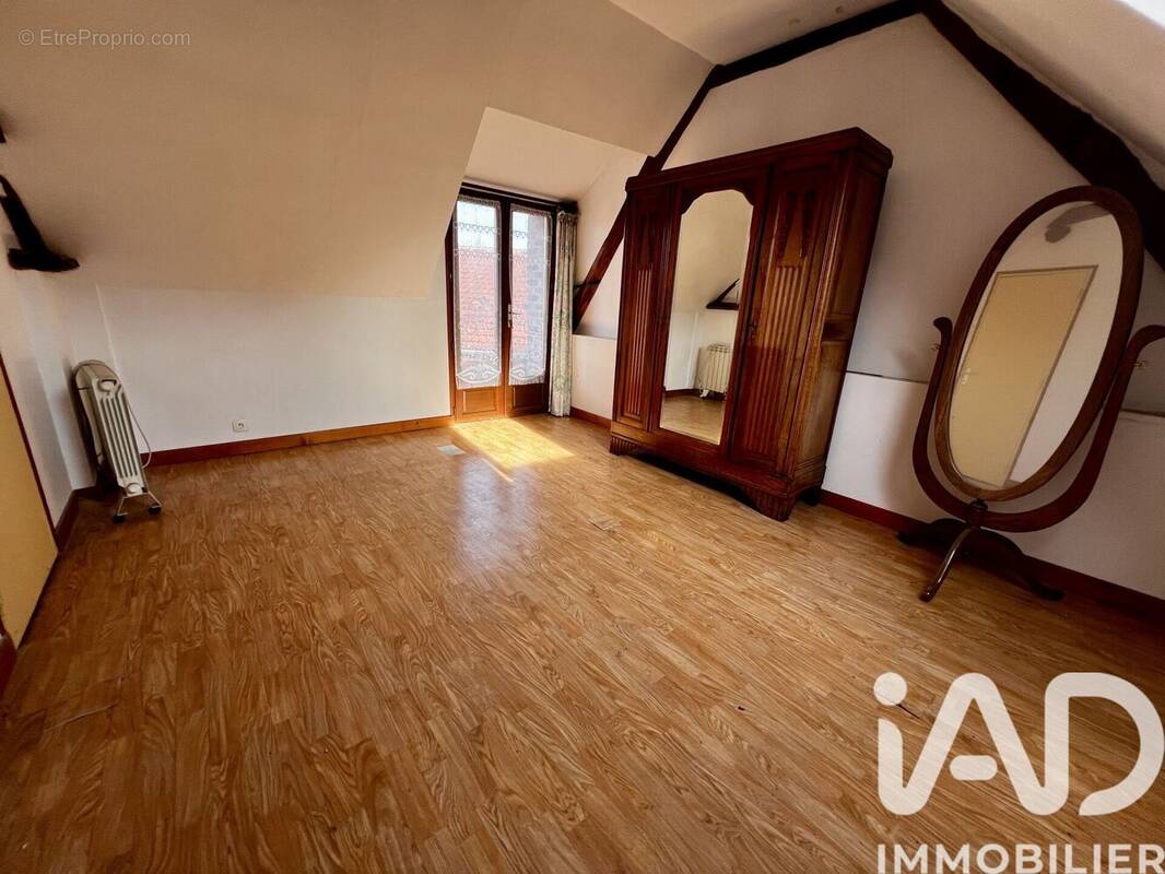 Photo 1 - Maison à ESTREES-SAINT-DENIS