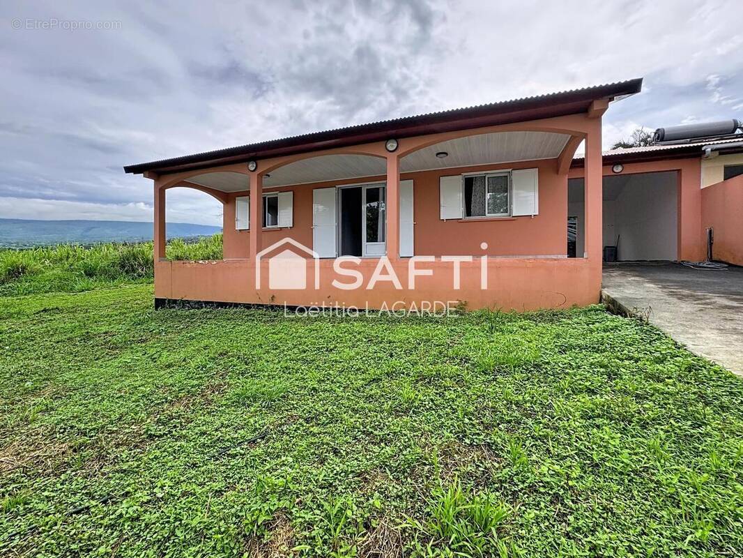 Photo 1 - Maison à SAINT-BENOIT