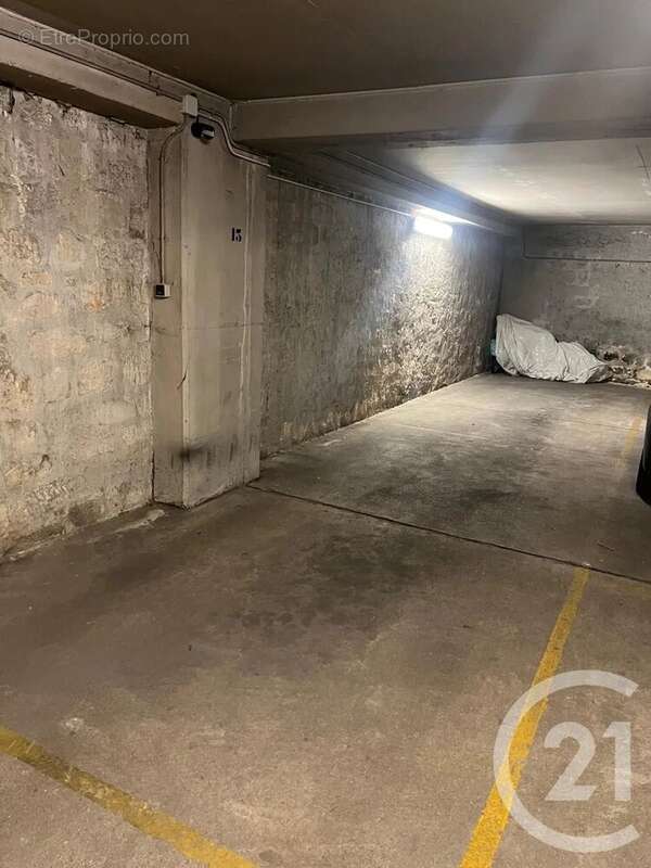 Parking à PARIS-15E