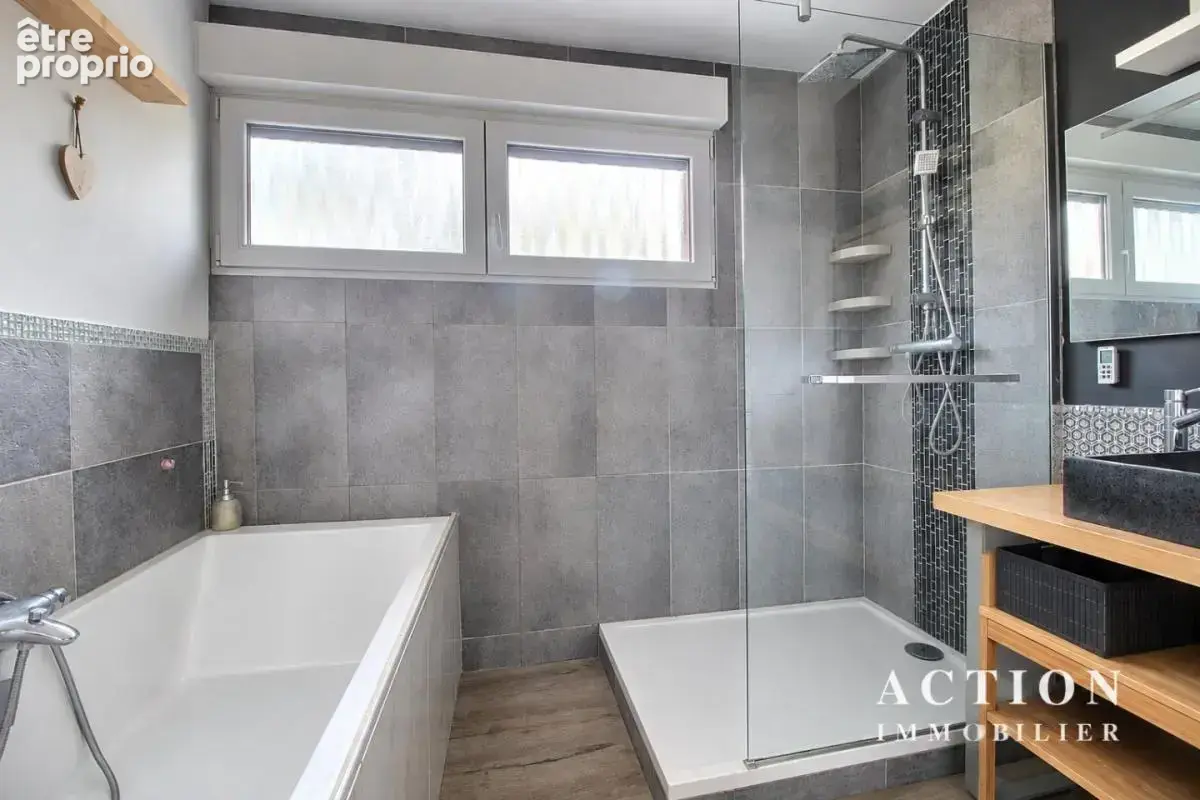 Maison contemporaine de 2015 - 96 m² - 3 chambres - jardin - garage - parking - photo 9