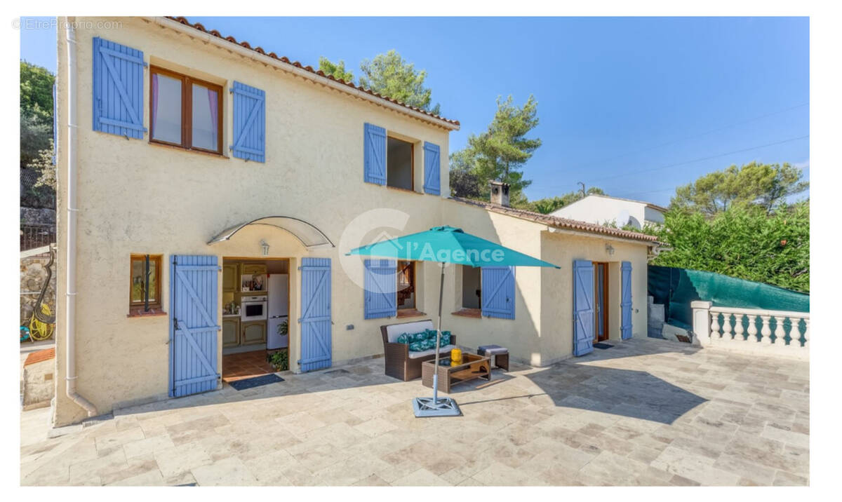 Maison à VALBONNE