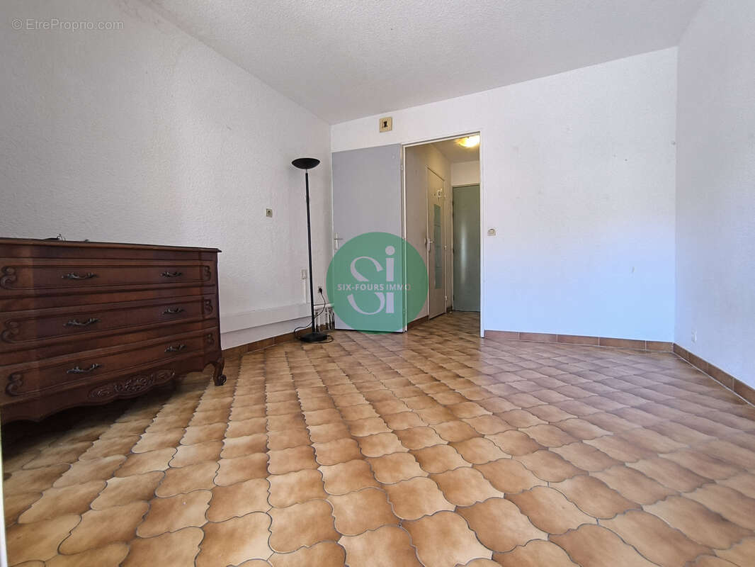 Appartement à SIX-FOURS-LES-PLAGES