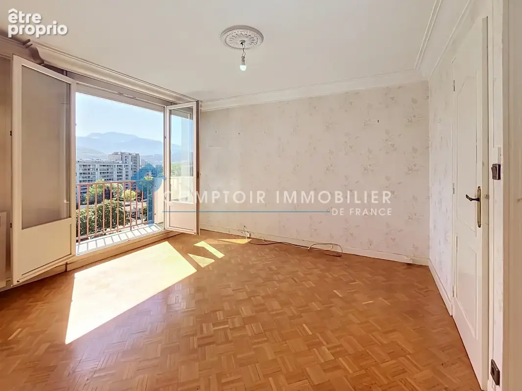 Isère (38) - A Vendre GRENOBLE - Appartement dernier étage T4 69m2 - Balcon   Parking fermé - photo 3