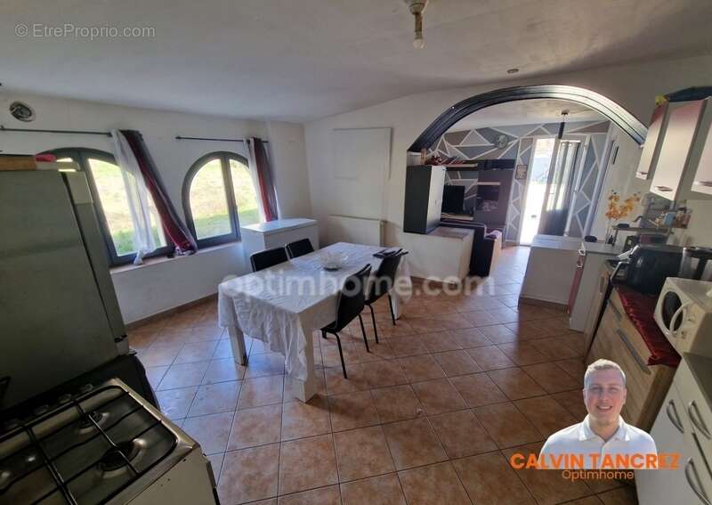 Appartement à SAINT-BRES