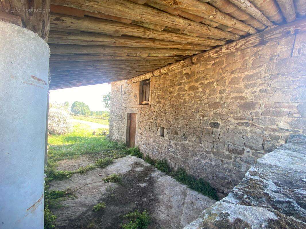 Maison à LABLACHERE