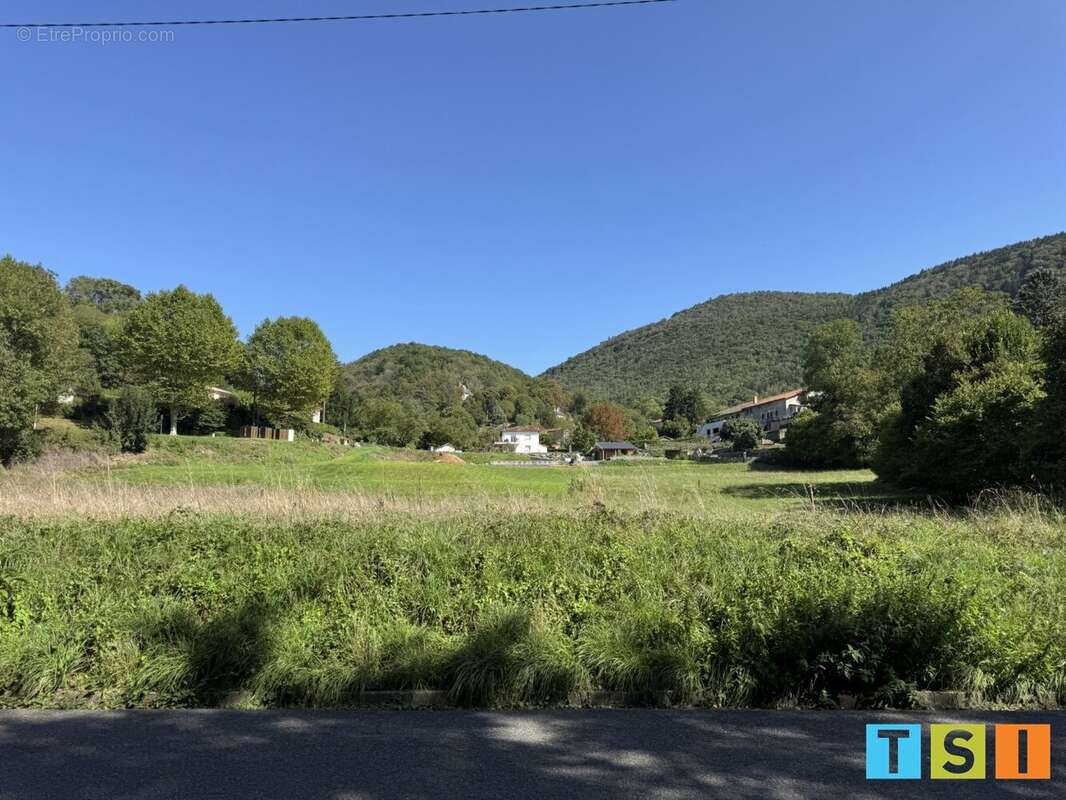 Terrain à BARBAZAN