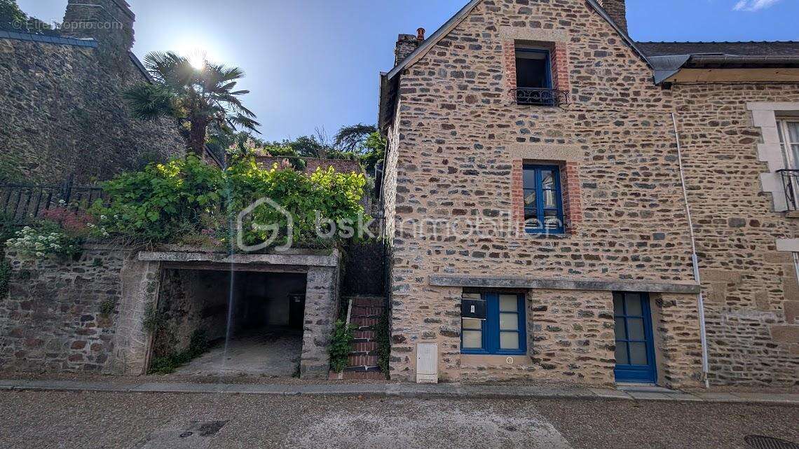 Maison à FOUGERES