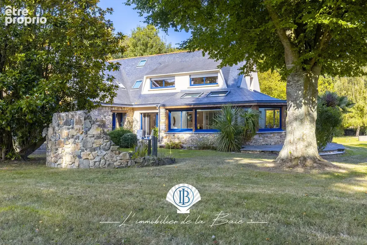 Villa de 346m2 avec parc de 4700m2 proche de la mer - photo 2