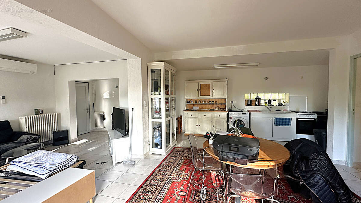 Maison à PELISSANNE