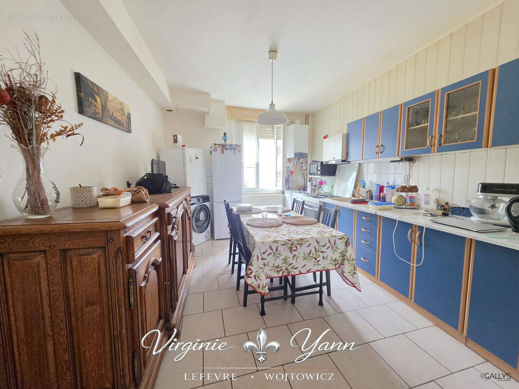Appartement 245 m² à Talange  - photo 9