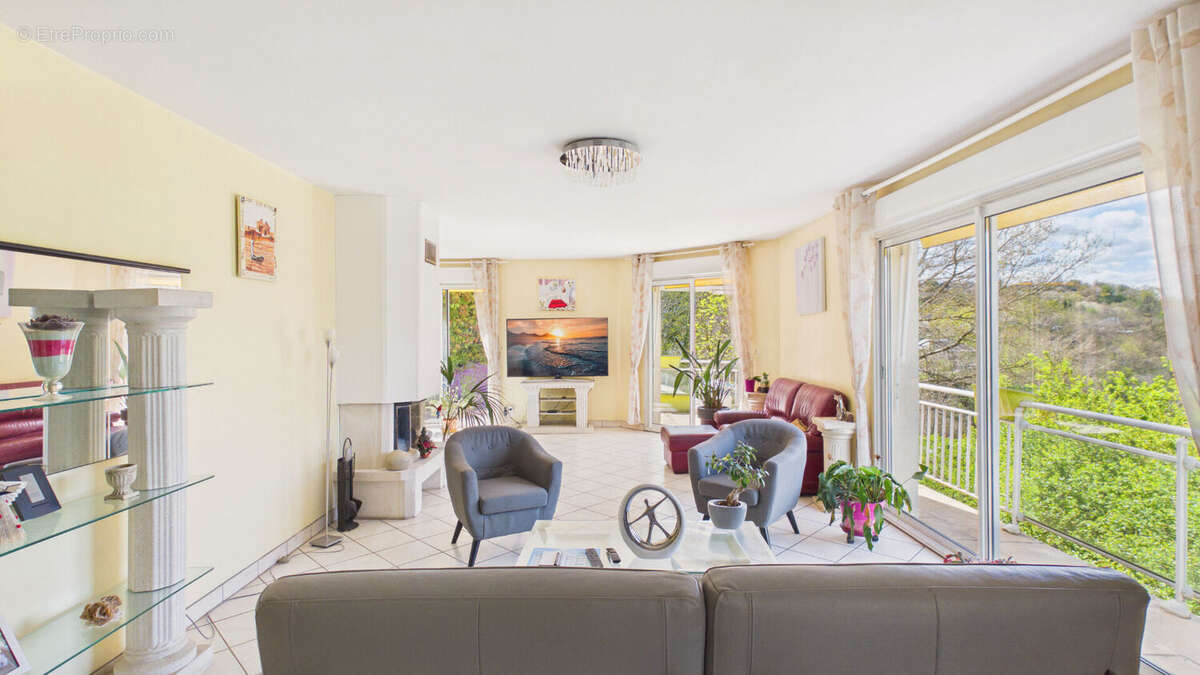 Belle maison de 134m2 avec magnifique vue panoramique. - photo 12