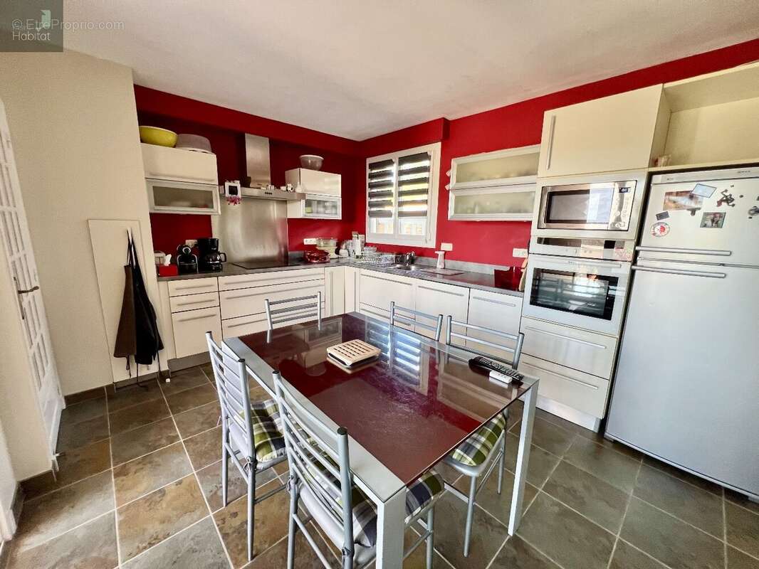 Maison à ONET-LE-CHATEAU