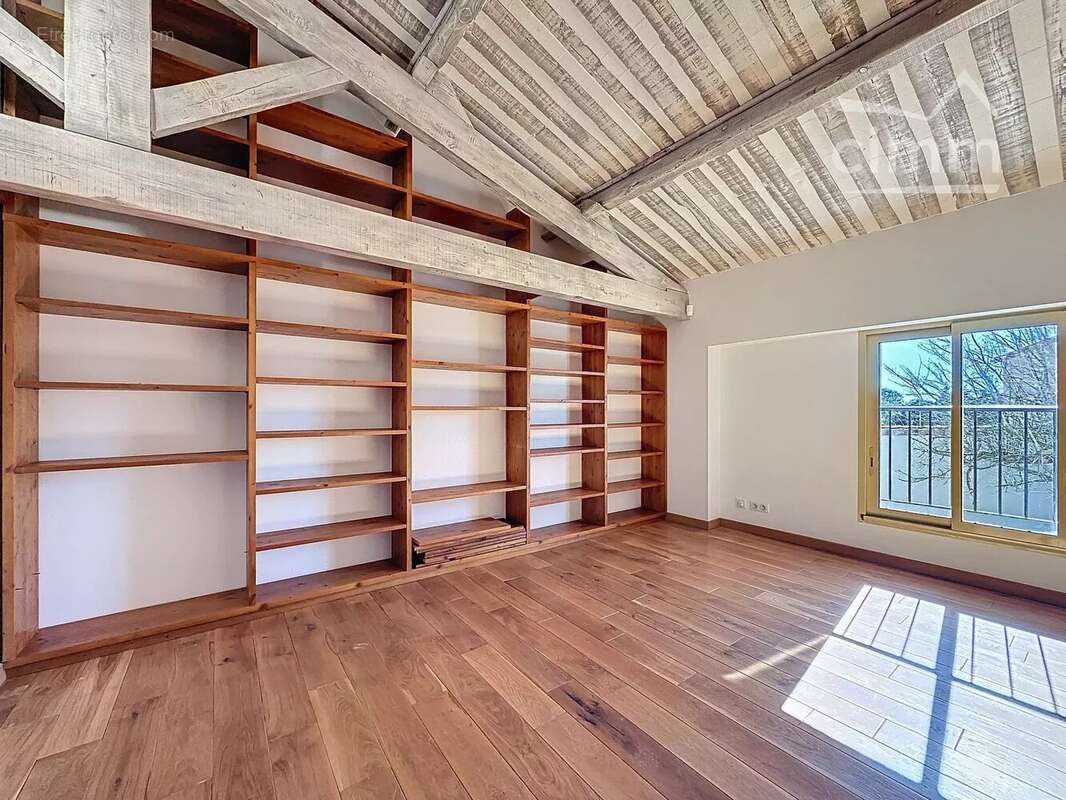 Maison à L&#039;ISLE-SUR-LA-SORGUE