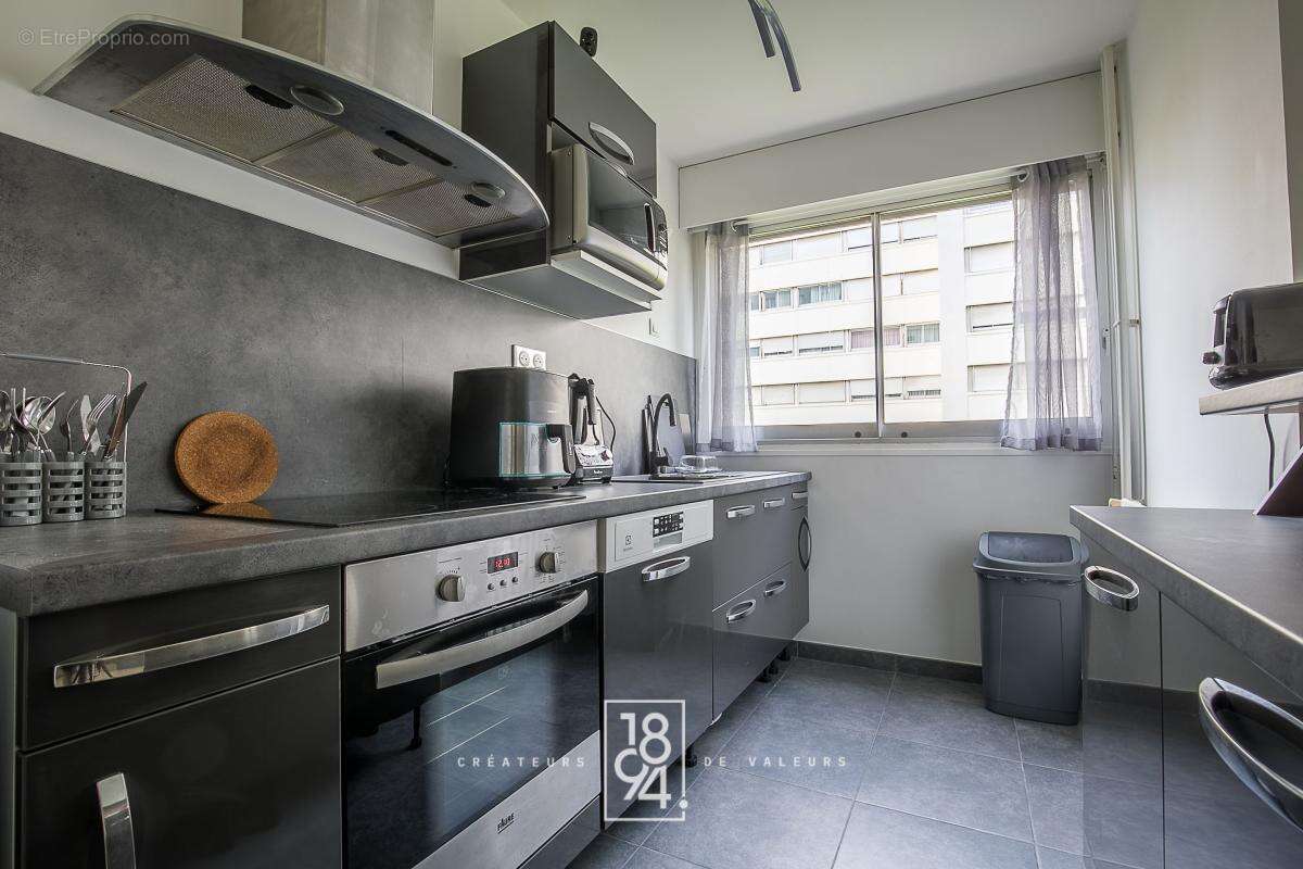 Appartement à MARSEILLE-4E