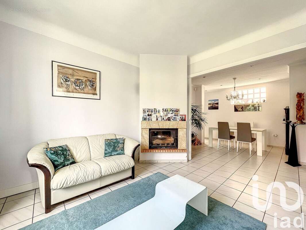 Photo 2 - Maison à VIROFLAY