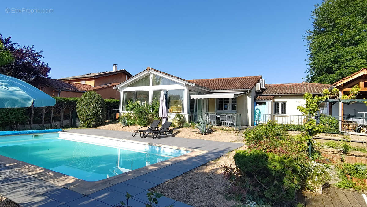 Maison à CHAZAY-D&#039;AZERGUES