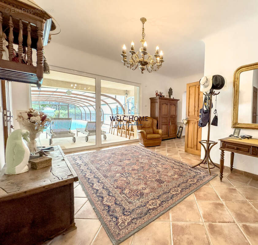 Séjour - Maison à REGUSSE