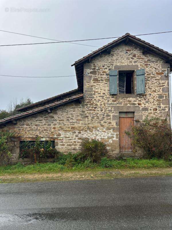 Corps de ferme à rénover avec 9511 m2 de terrain - photo 22