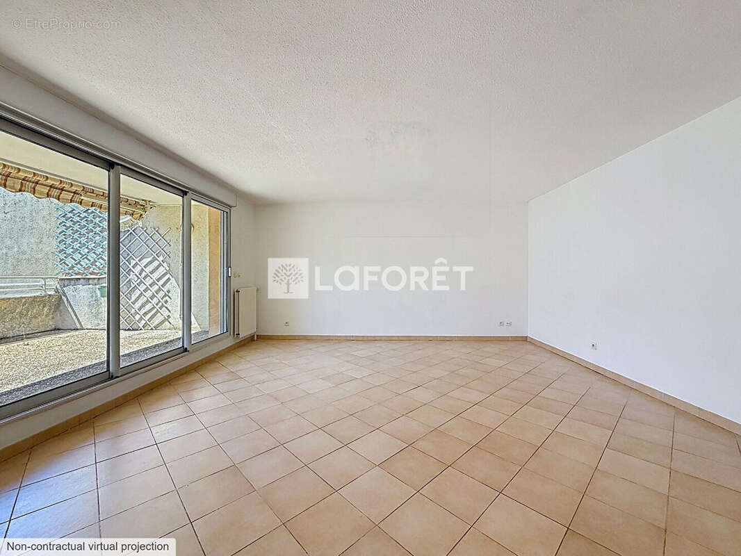 Appartement à MARSEILLE-5E