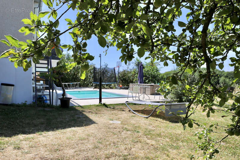 Maison à vendre à VILLERS ALLERAND (51), une maison principale sur deux niveaux, un logement indépendant, une piscine extérieure - photo 18