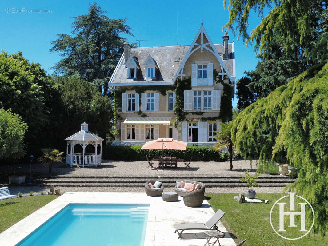 Maison à SAINT-AMAND-MONTROND