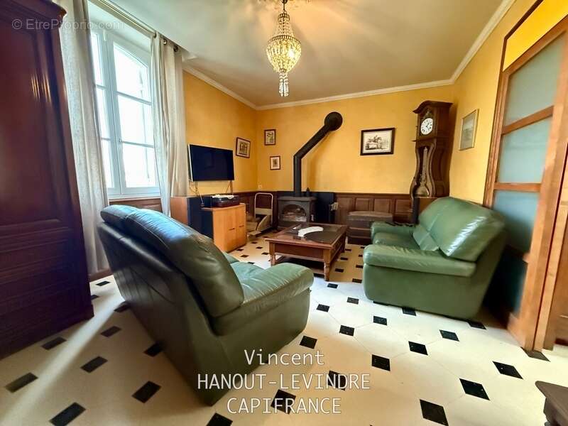 Maison à ETRICHE