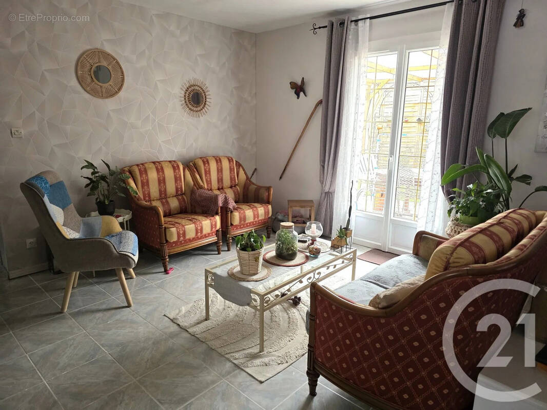 Maison à OISSERY