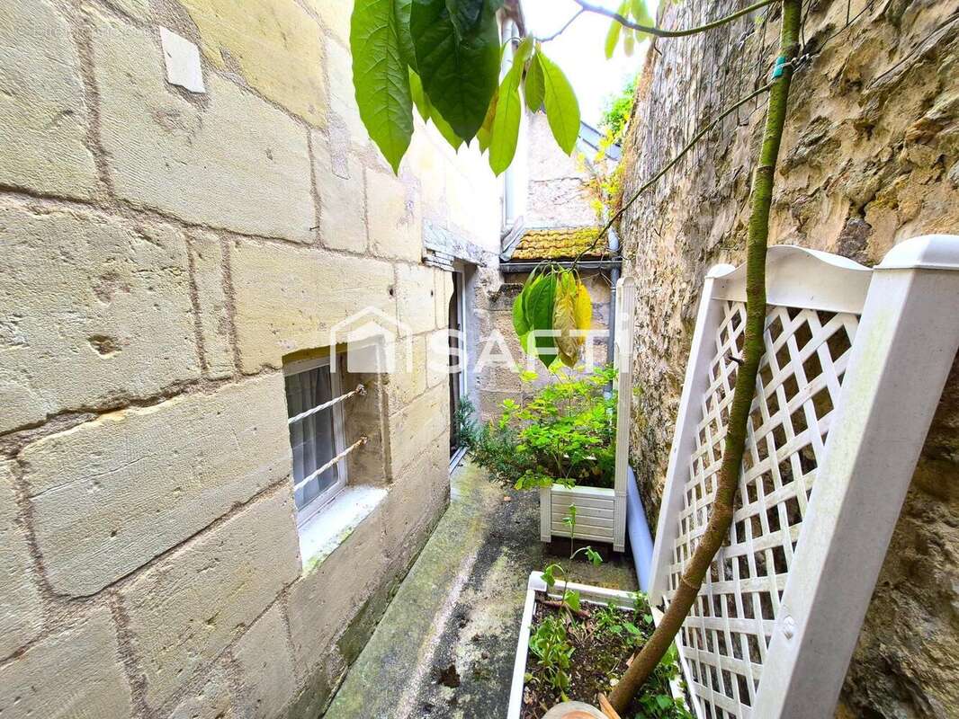 Maison 90 m² à Descartes  - photo 2