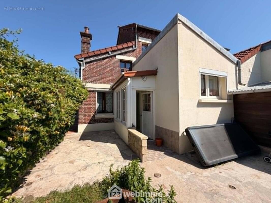 Jolie maison de ville d'une surface habitable de 100 m² - Maison à LAON