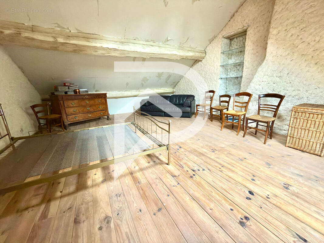 Maison en pierres sans aucun voisin - photo 11