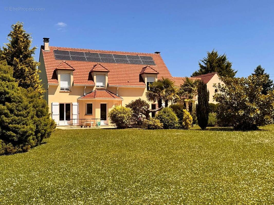 Maison à SAINT-NOM-LA-BRETECHE