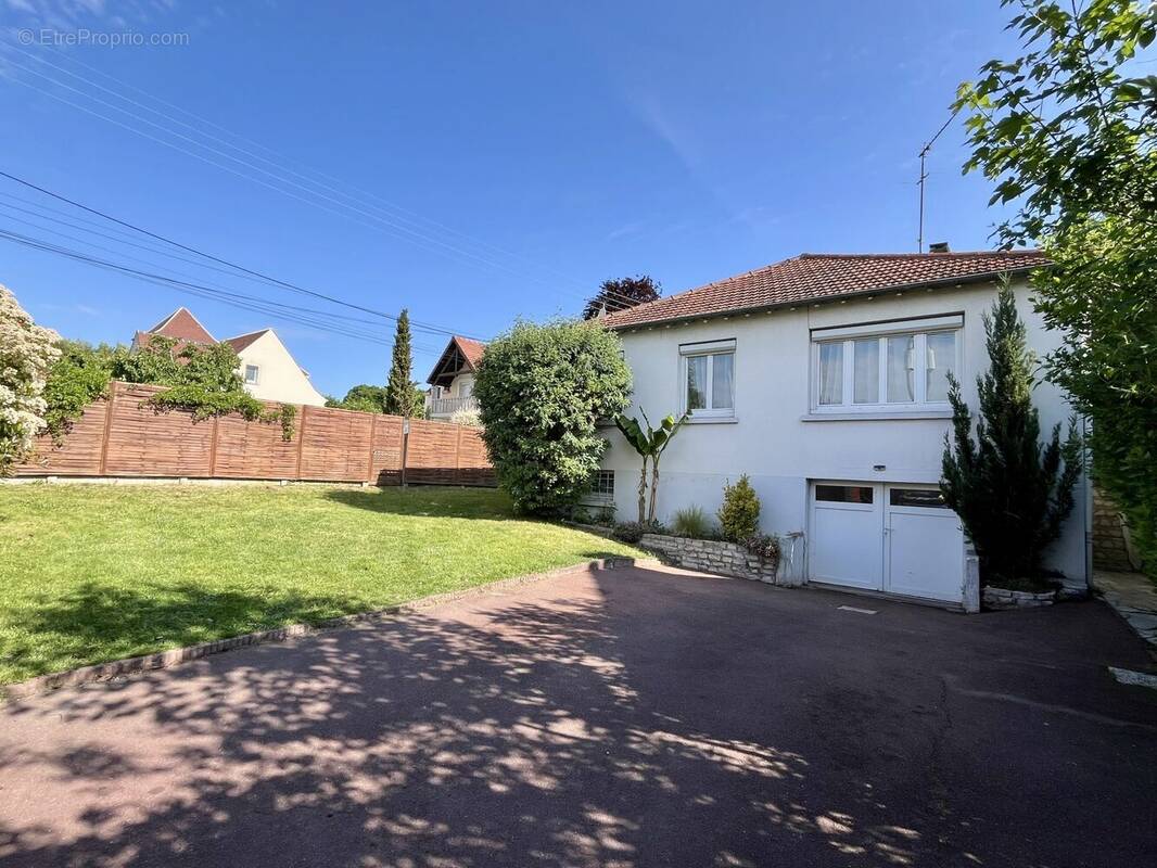 Maison à MONTLIGNON