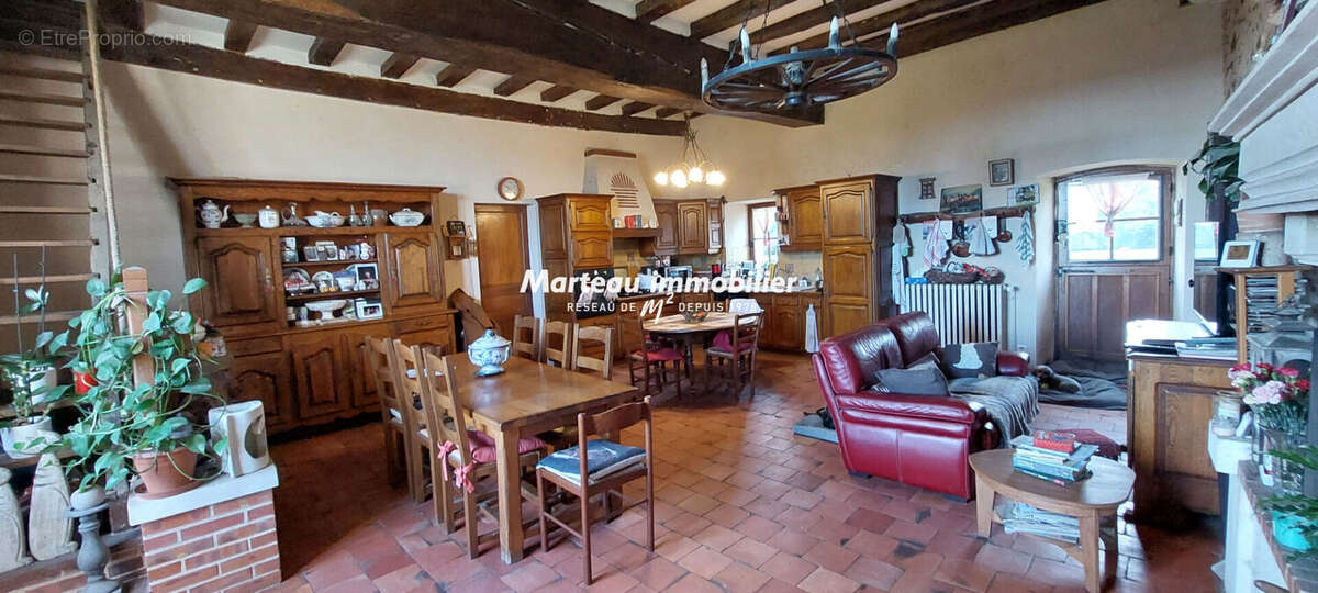 Maison à YVRE-LE-POLIN