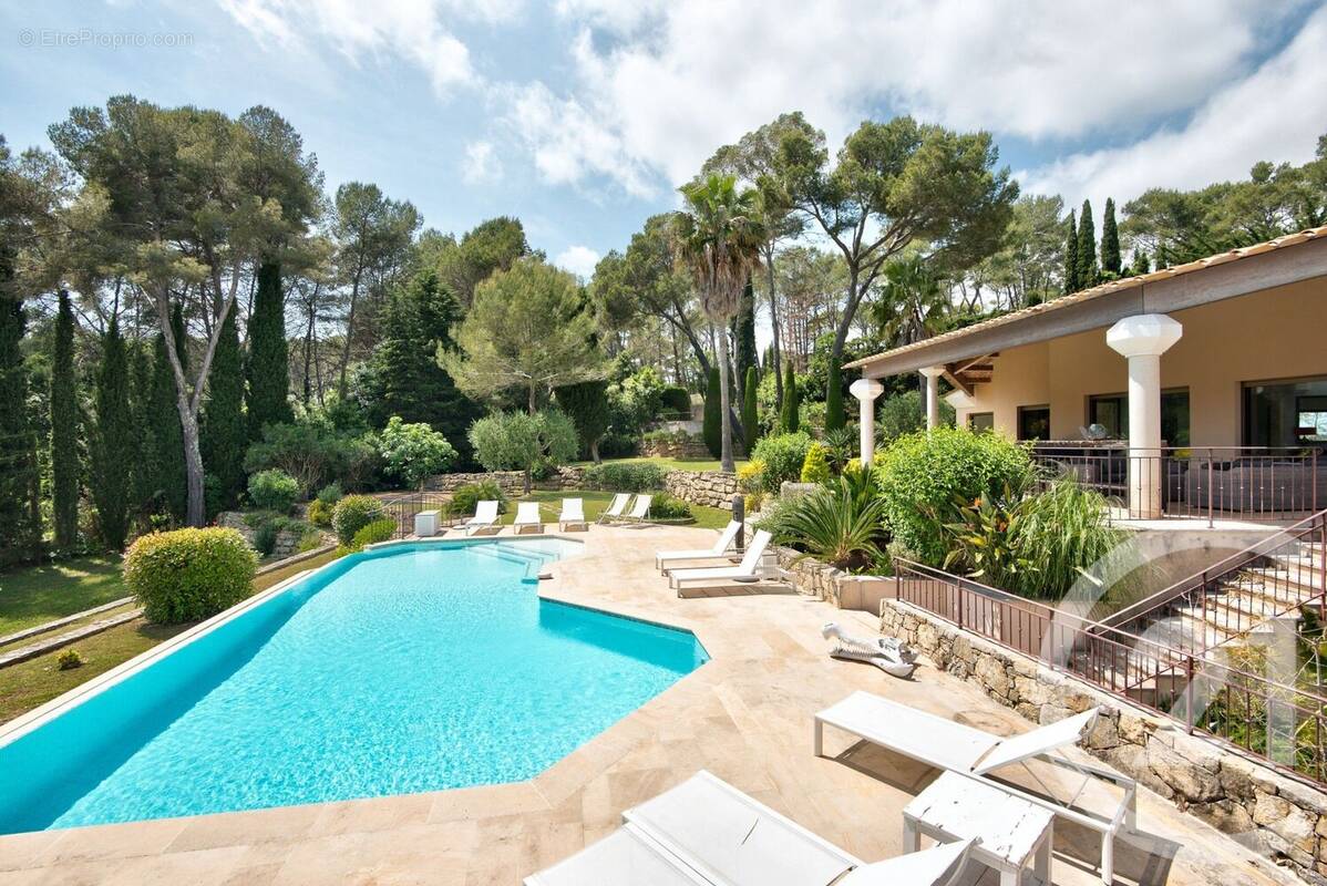 Maison à MOUGINS