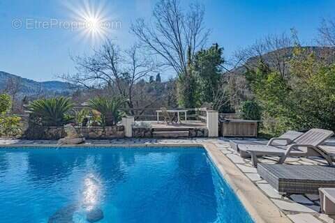 Maison à TOURRETTES-SUR-LOUP